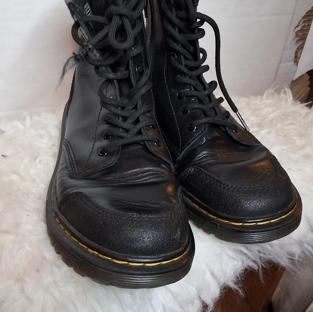 Dr. Martens 101 Black Leather Combat Boots 6 Eye Yellow Stitch Lace Up 5 - Picture 2 of 8